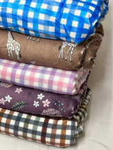 Load image into Gallery viewer, Giraffic Park Dog Blanket