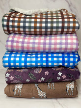 Load image into Gallery viewer, Giraffic Park Dog Blanket