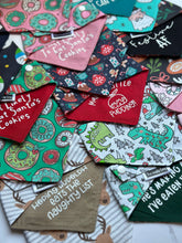 Load image into Gallery viewer, Tis The Season To Be Freezin' - Bandana