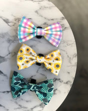Load image into Gallery viewer, Picnic Plaid Bow Tie