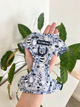 Load image into Gallery viewer, Raccoon Bloom