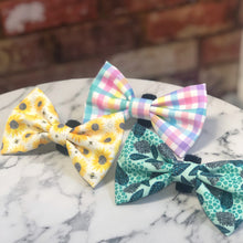 Load image into Gallery viewer, Picnic Plaid Bow Tie